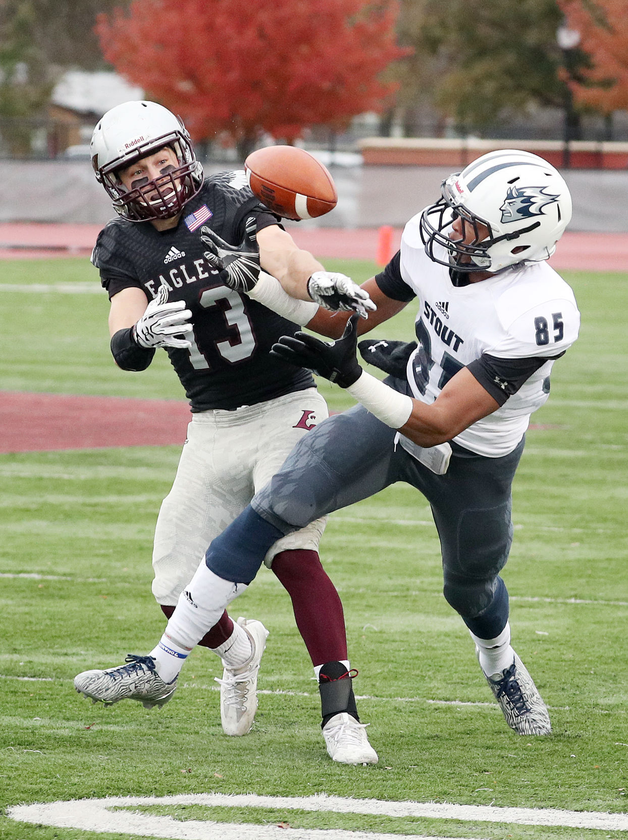 uwlfootball-inside-photo1